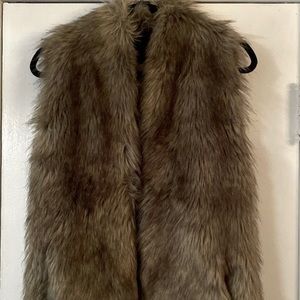 Gorgeous Faux Fur Vest Size Small